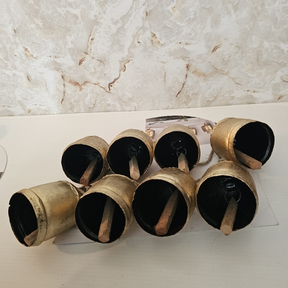 *Holiday Bell Garland - Picture 8 of 15